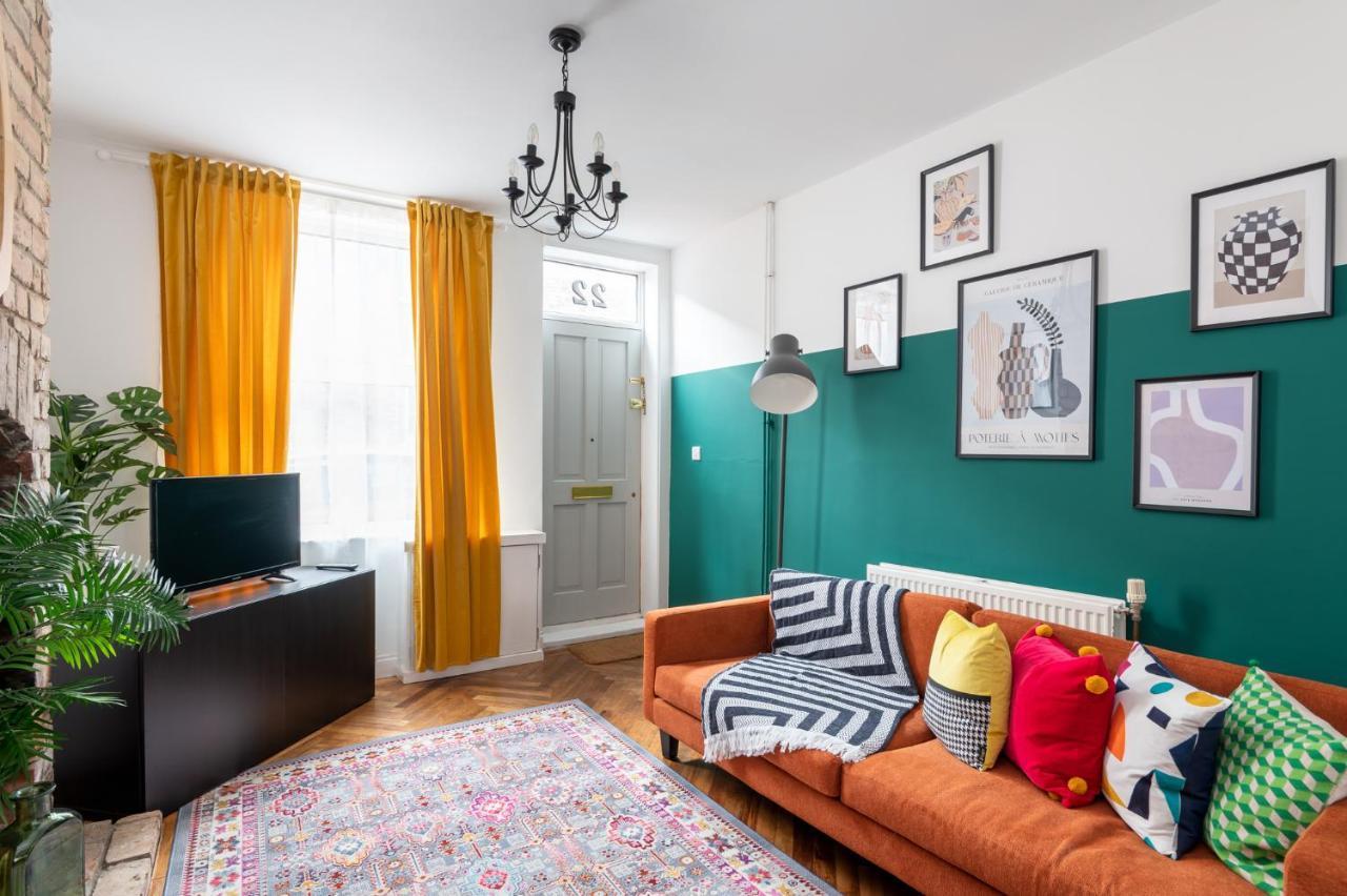 Pass The Keys Gorgeous Terrace Near Bishy Road Villa York Bagian luar foto